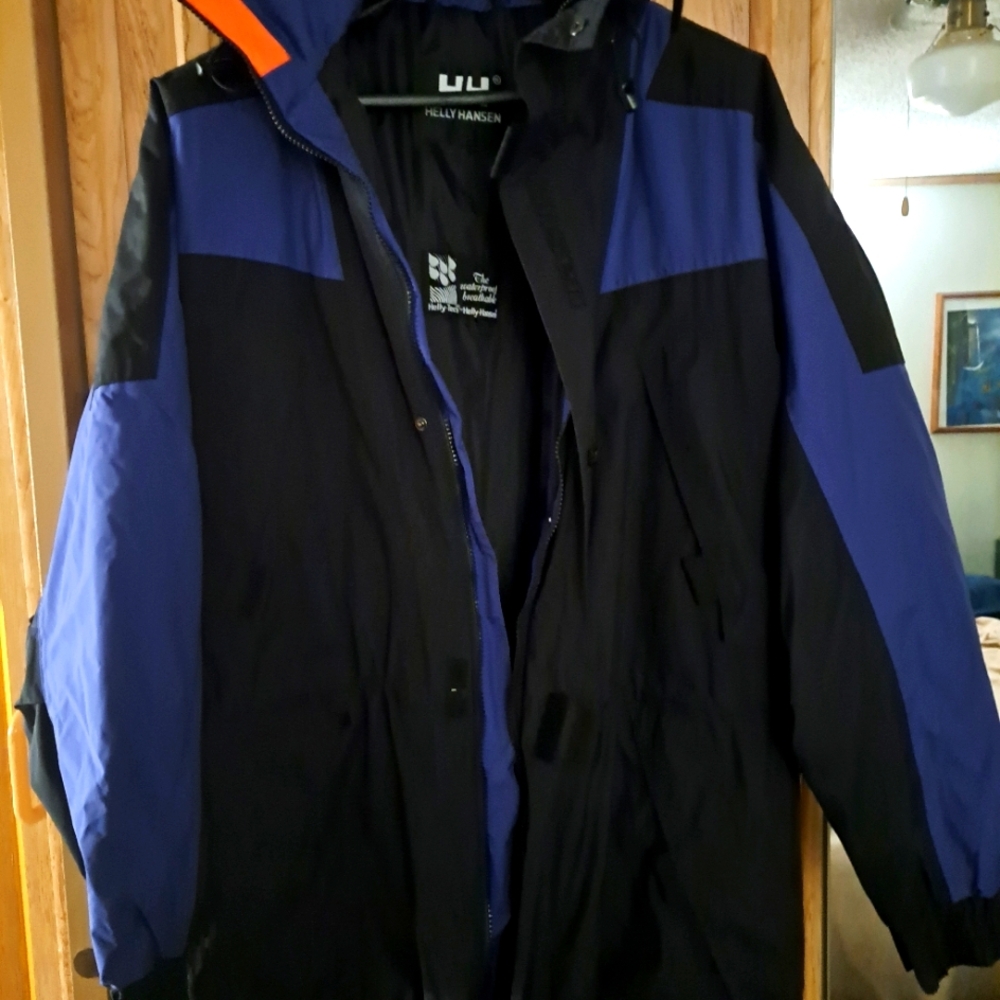 Helly Hansen insulated heavy duty jacket. Never be cold again!